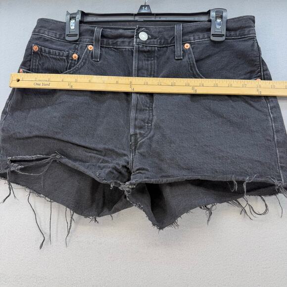 Levi's 501XX Shorts Women's 32 (14) Black 2.5" Short Button Fly Classic Raw Hem - Picture 9 of 13